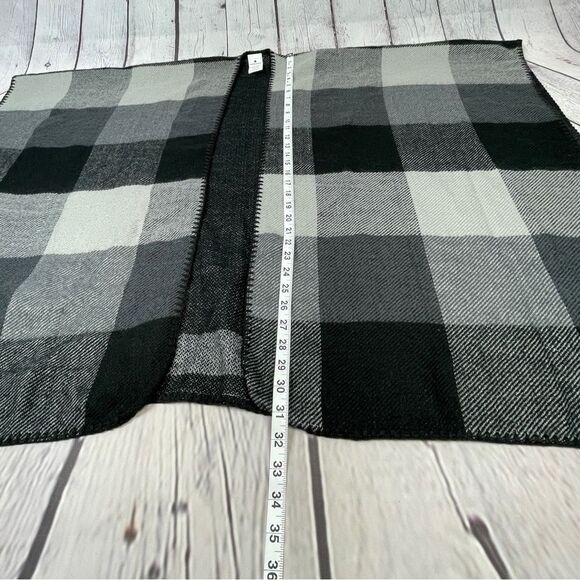 WOOLRICH black gray white buffalo check reversible blanket wrap poncho, one size - Picture 10 of 11